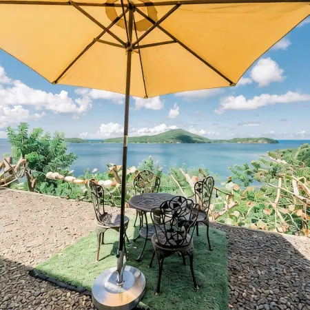 Casa 9 — Beachfront Villa with Private Heated Pool & Ocean Views @ Culebra, PR Отели в г. Кулебра