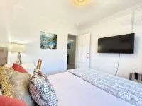 622- 1 bedroom 1 bathroom suite with TV, Private Bath & Kitchenette - Bungalows