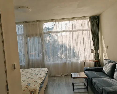 Studio Breda Modern Furnishing space with a comfortable, 4min drive station. Các khách sạn ở Breda