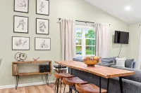 The Respite: Spacious beautiful new build, sleeps 8-10. 7 minutes from Hershey.