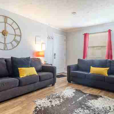 Charming 2-bedroom Condo On Music Row Others