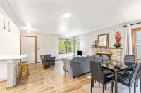 4 bedroom HOUSE – 5 Minutes to MOA & AIRPORT
