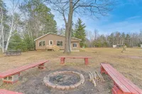 Spacious 3-Bedroom Cabin on Beautiful Blueberry Lake