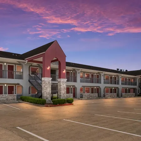 Clarion Pointe