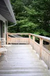Large Cozy House- Family Friendly w/ Indoor Hot Tub, 5mi to Jay Peak - Balkoner