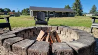 Cozy Pnw Escape in Town with Hidden Creek Spot, Perfect for Exploring Olympic NP - 4-Star