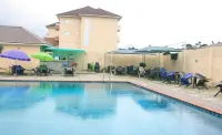 Princeville Hotels - Pools