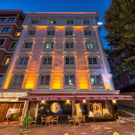 Santa Sophia Hotel - İstanbul Отели рядом с достопримечательностью «Гранд-базар»