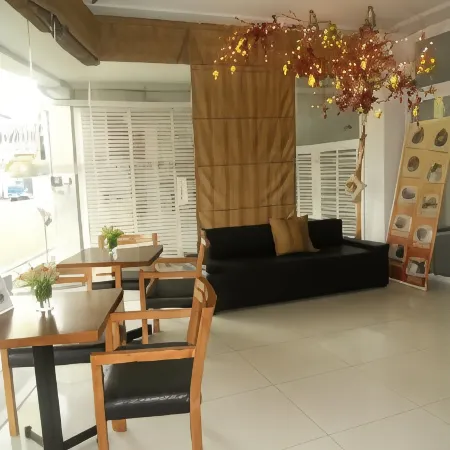 Cinfandel Suites