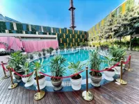 The Mars Resort - Pools
