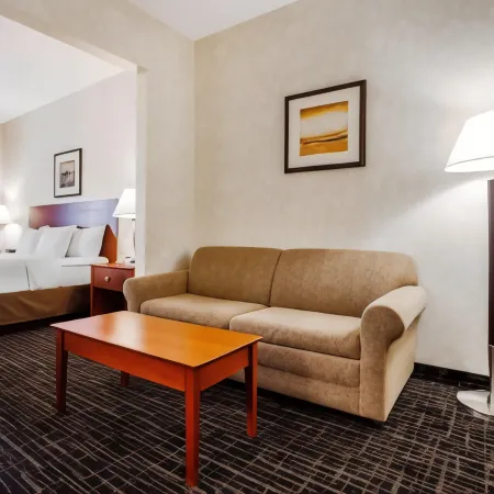 Comfort Suites Independence - Kansas City