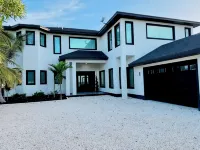 KPOW on the Beach - Brand New 5 bedroom Luxury Beachfront House! Отели в г. 
