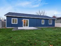 Charming 3-bedroom house in Caldwell with WiFi and AC.