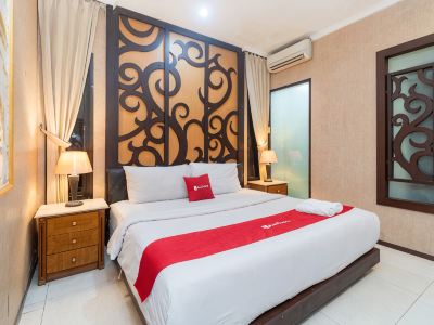 RedDoorz at Hotel Istana Permata Ngagel Surabaya