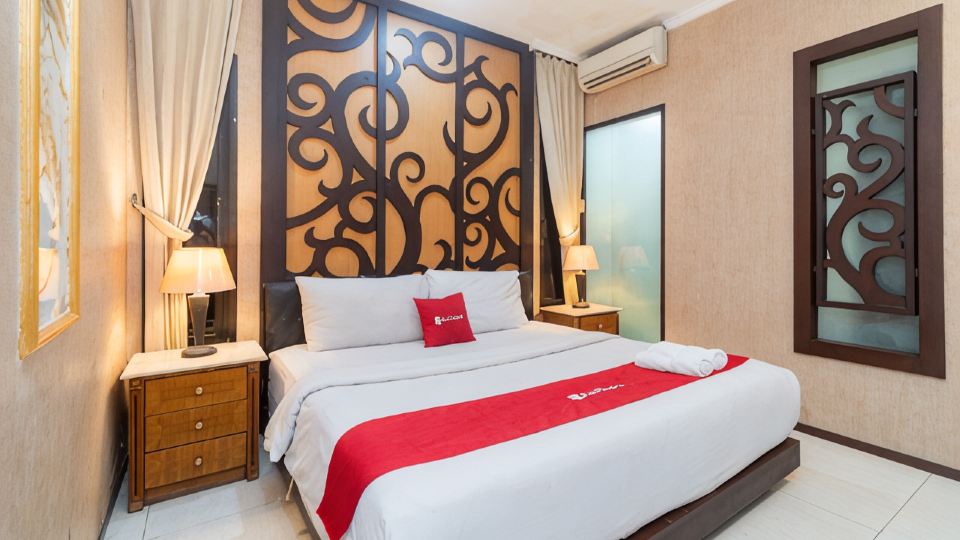 RedDoorz at Hotel Istana Permata Ngagel Surabaya