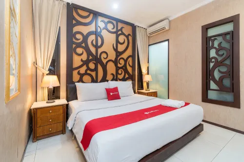 RedDoorz at Hotel Istana Permata Ngagel Surabaya