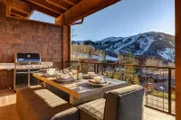 SPECTACULAR LUXURY SKI-IN / OUT HOME W/ SHUTTLE SVC. AMAZING SUMMER VIEWS. -  Privatzimmer
