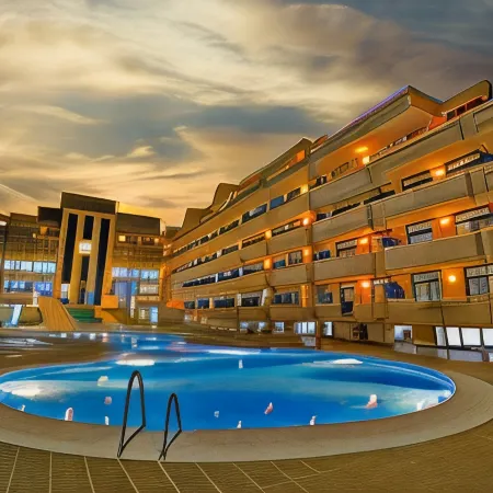 Advise Hotels Reina Отели в г. Вера
