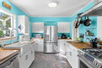 Hot Tub! Pets! Green  Clean-Walking Distance to Proctor District - 4성급