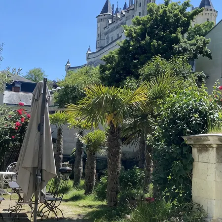 3500 SQF/HISTORIC HOUSE WITH WARMED POOL IN THE OLD SAUMUR/GREAT VIEWS