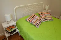 Lisbon Beach Apartments 2. Beach 500 Mts, terrace, barbecue, pets welcome. -  Ferienwohnungen