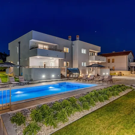 Villa D Pula 3-Bedrooms Luxury Accomodation