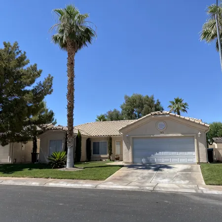 Mesquite Retreat  3 Bedroom,  2 Bath with pool!  Pool is NOT HEATED.