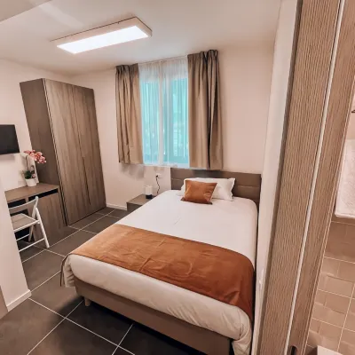 Blu Hotel 4 4 S.R.L. Các khách sạn gần Ga Primaticcio