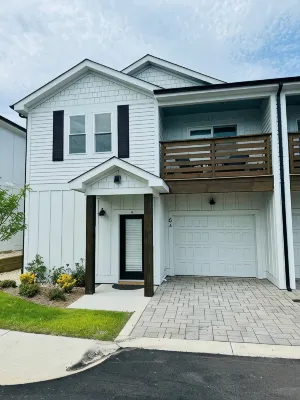 New Condo, Sleeps 6, 3 Bedroom, Beach Access, Community Pool & Private Cabanas.