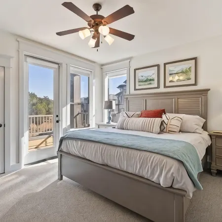 Beautifully REMODELED villa in the hollows/lake Travis/ quartz countertops, etc