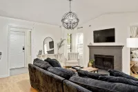 Clean Cozy 2 Bedroom Condo Nestled Near All Things Birmingham 280 Area - 4-Star