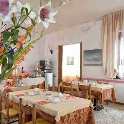 Hotel Angelini Dining/Meeting Rooms