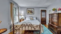 Live in sophistication and elegance in your VRBO home - 4-Star