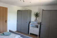 Moderne Ferienwohnung mit Großem Außenbereich, Familien- und Haustierfreundlich