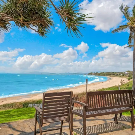 Beachfront Holiday Cottage