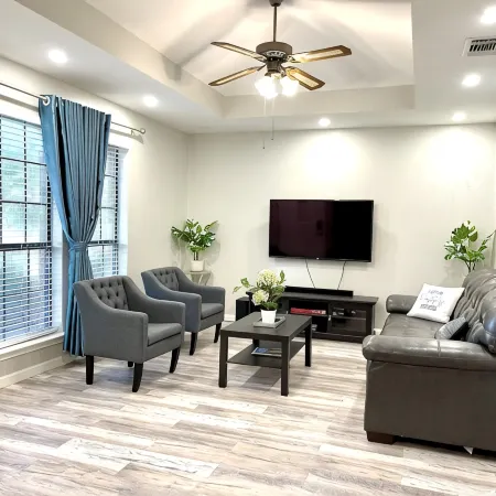 Central Frisco-Full renovated cozy&nice half duplex 3bed|2bath free wifi&parking
