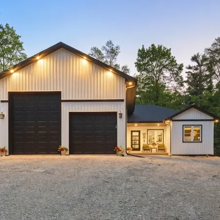 New, charming custom home, 7 minute walk to the beach