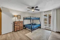 4BR Retreat w/ KING Bed, Hot Tub & Prime Location - Wifi