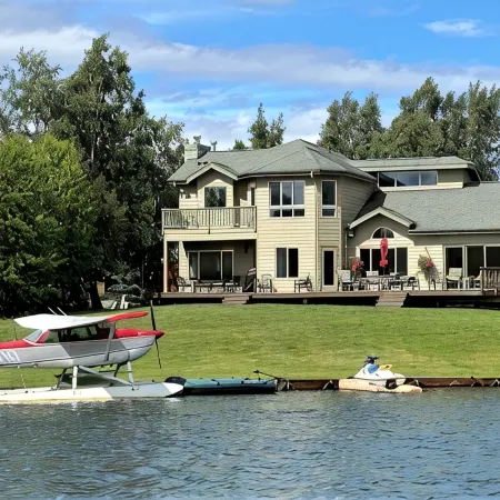 Five Star Private 4 Bedroom Home in South Anchorage. with Boat Availability