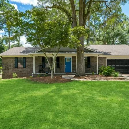 Beautiful Cozy Pool Oasis, 3/2 Heated Pool Home, Fenced, Pet Friendly, King Bed