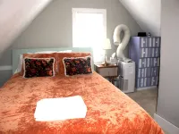 Cozy Pet Friendly House Next To Train Hotels in Canton
