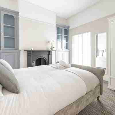 Stroll To The City Centre In From Chic Refurbished Townhouse Rooms