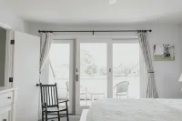 Sunset Villa Across the Street from Beach & Walk to Pool / Golf