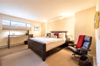 Wonderfully Appointed 3BR Condo - Seasons at Avon - Walk to Riverfront Gondola! - 3-Star