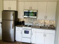 Renovated Amazing Waterfront Escape: Balcony, Paradise At A Great Price! 프라이든데일 호텔