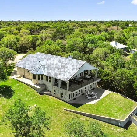 Paradise by the lake - Lonestar Lakehouse