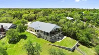Paradise by the lake - Lonestar Lakehouse