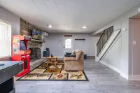 Huge House in Amazing Beech Mountain with Game Room, Hot Tub, Sauna, & Fire Pit! - 4-stjärniga
