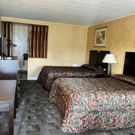 Budget Host Inn