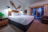 A Bear and Bison Country Inn